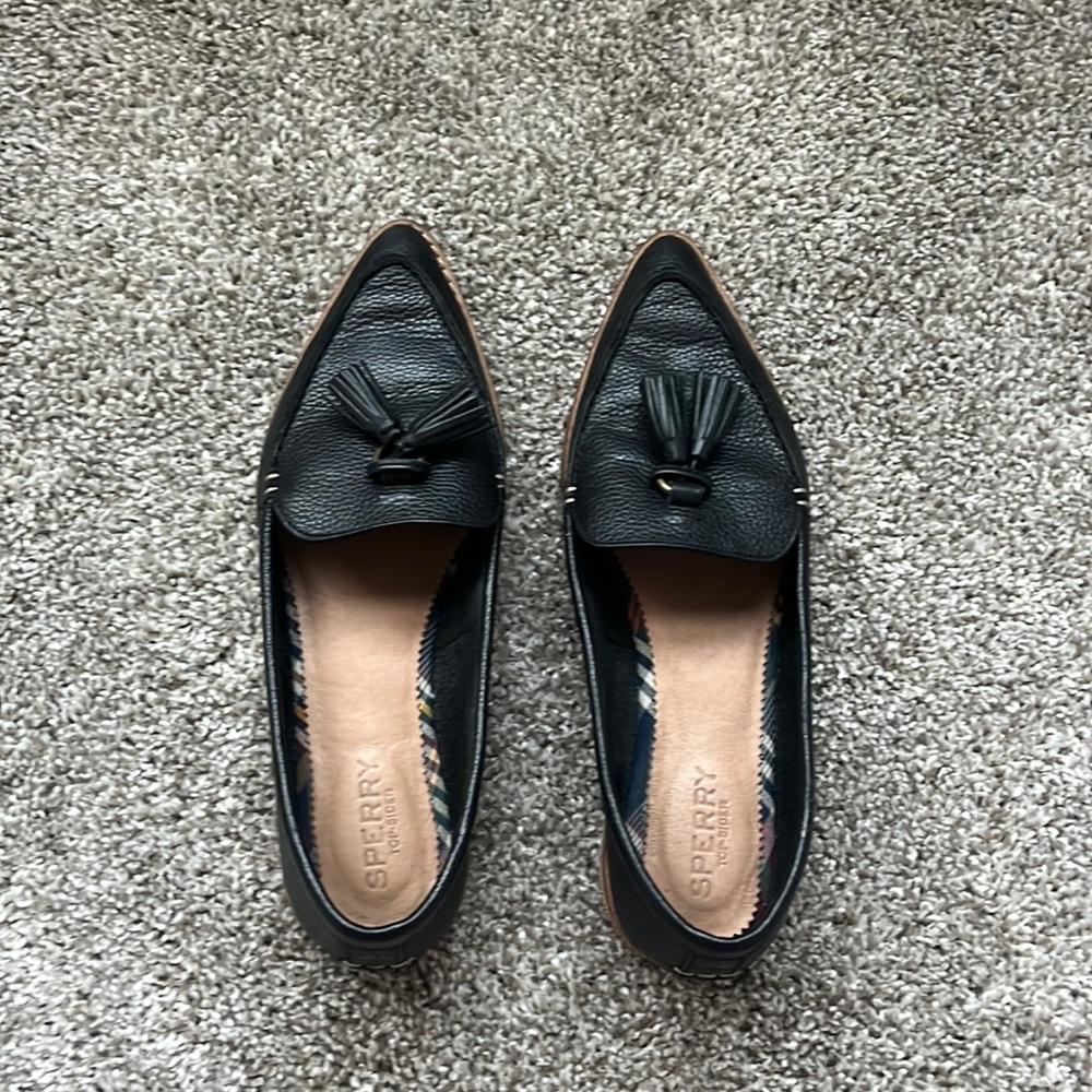 Sperry Pointed Black Flats